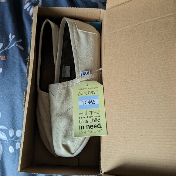 TOMS off white, 10 BNWT - Picture 2 of 5